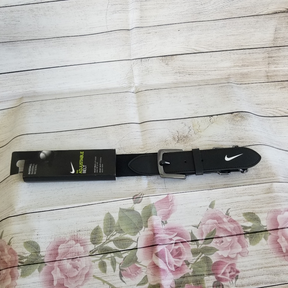 Nike Youth Baseball Belt size 28" to 43" Color Black
